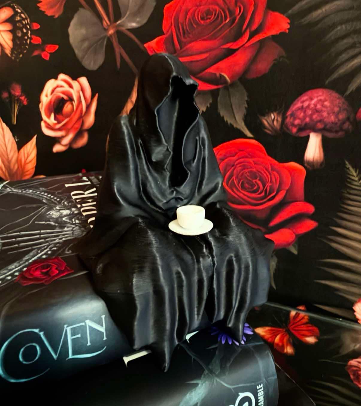 3D Printed Bookshelf Character